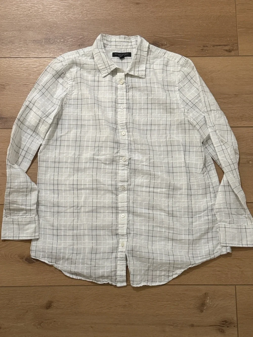 Banana Republic White and Light Gray Plaid Linen-Blend Button Down Shirt